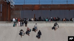 ABD'nin güney sınırından son dönemde ülkeye giriş yapan sığınmacıların sayısı armış durumda