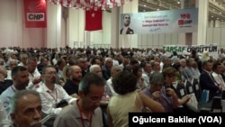 CHP İzmir'deki kongresinde kavga çıktı