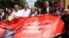 Sivas'taki yürüyüşte CHP Genel Başkanı Özgür Özel, DEM Parti Eş Genel Başkanı Tuncer Bakırhan ve TİP Genel Başkanı Erkan Baş da yer aldı. 