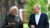  بھارتی وزیر اعظم روس کے اپنے دورے کے دوران روسی صدر ولادی میر پوٹن کے ساتھ 
