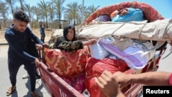 Gazze’deki BM Filistinli Mültecilere Yardım Dairesi, bu süreçte yaklaşık 360 bin kişinin Refah’tan kaçtığını açıkladı; “Gidecek hiçbir yer yok” uyarısı yaptı