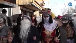 Diyarbakır'da gençlerden Kürt geleneği 'Sersal' canlandırması 