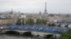 26 Temmuz 2024 - Paris 2024 Olimpiyat Oyunları'nın açılış töreninin yapılacağı Seine Nehri'nde son hazırlıklar