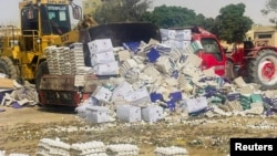 Refah sınır kapısının kapalı olması nedeniyle Mısır'dan Gazze Şeridi'ne girmeyi bekleyen gıda malzemelerinin bir kısmı çürümeye başladı