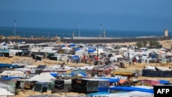 Gazze şehrine yaklaşık 28 kilometre uzaklıktaki El Mevasi, Akdeniz kıyı şeridinde bir bölge.