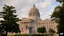 Missouri Eyalet Meclisi'nde Demokrat Partili bir temsilci, hamile bir kadının eşinden boşanmasına açık şekilde izin verilmesi için bir yasa tasarısı sundu. 