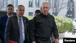 İsrail Savunma Bakanı Yoav Gallant Dışişleri Bakanı Antony Blinken ve Beyaz Saray Ulusal Güvenlik Danışmanı Jake Sullivan ile görüştü. Yoav Gallant fotoğrafta ABD Dışişleri Bakanlığı binasına girerken görülüyor, 25 Mart 2024. 