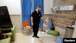 Filistinli sağlık yetkilileri, İsrail güçlerinin İbn Sina Hastanesi içinde ateş açtıklarını açıkladı ve uluslararası toplumdan İsrail’in hastanelerde bu tür operasyonları askıya alması için baskı yapmasını istedi.