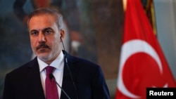 Dışişleri Bakanı Hakan Fidan, Türkiye'nin Gazze'ye hava yardımlarını engellediğini söylediği İsrail’e karşı yeni tedbirler alınacağını açıkladı.