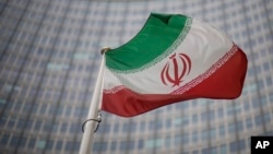 İran Devrim Muhafızları Komutanı Hüseyin Selami, Amerika'dan gelebilecek hiçbir tehdidin karşılıksız kalmayacağını belirtti. 